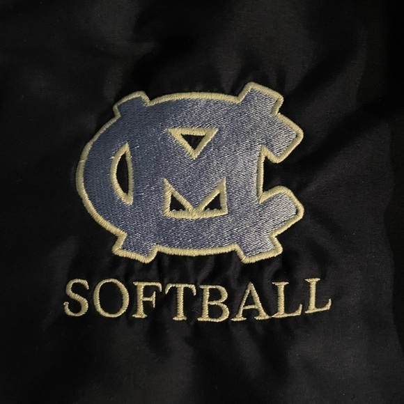 Mizuno UNC softball pullover - Picture 5 of 6